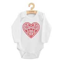 Dětské body s potiskem New Baby Lidový vzor červené srdíčko