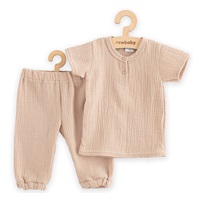Kojenecká mušelínová souprava tričko a kalhoty New Baby beige