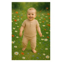 Kojenecká mušelínová souprava tričko a kalhoty New Baby beige